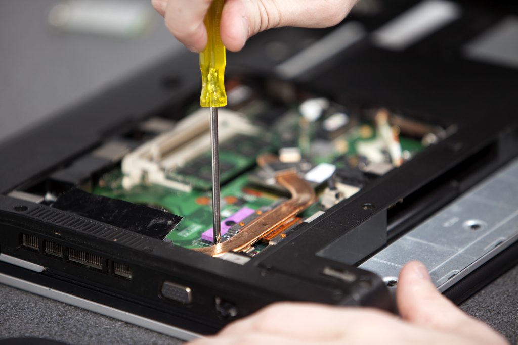 Reparatie en onderhoud van uw computer, laptop of mobiele apparaat.